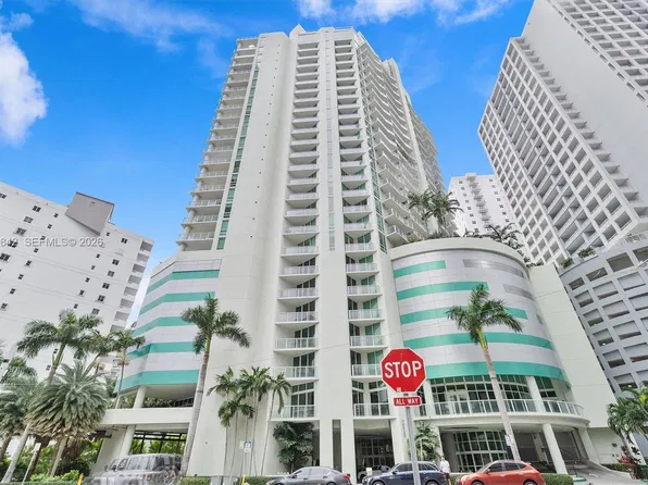 218 SE 14th St, Miami, FL