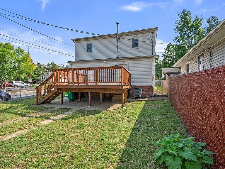 138 Maryland Park Dr — Photo 37