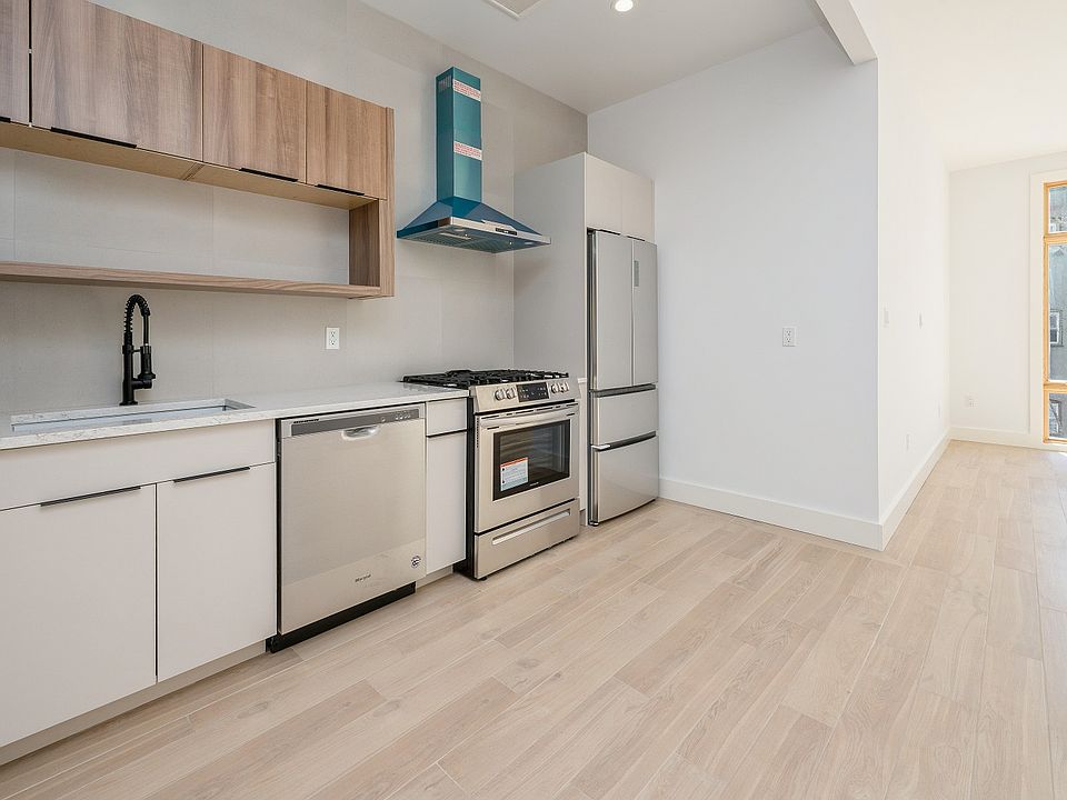 1st image of 582 E 138th St #3