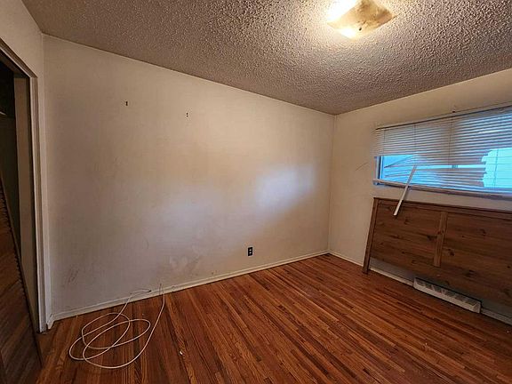 3rd image of 3828 W 19th St NW