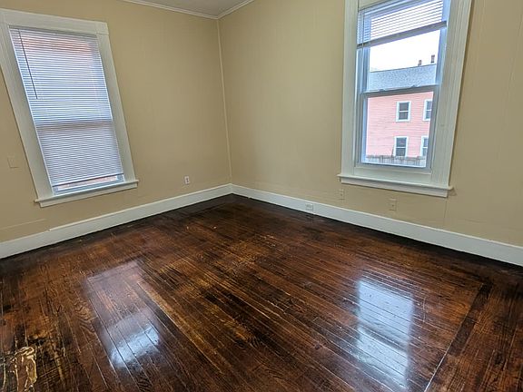 5th image of 92 Sylvan Ave #2