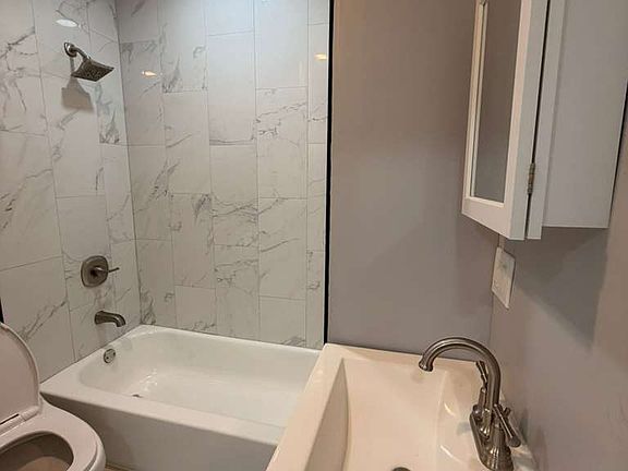 4th image of 72 Rock St #2