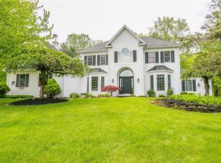 230 Hidden Brook Trl, Victor, NY 14564