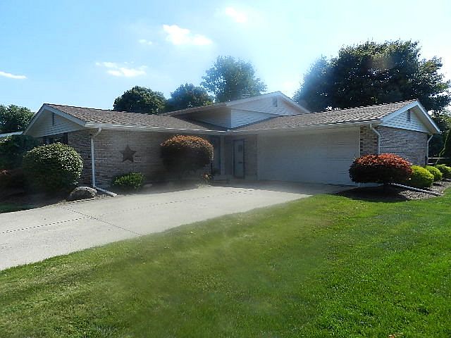 1st image of 447 Edgefield Dr