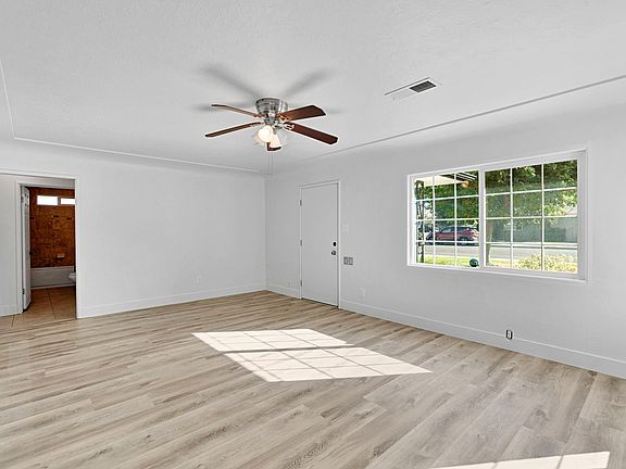 3rd image of 1850 Easy St