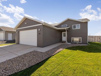 401 Yelner Dr, Box Elder, SD, 57719