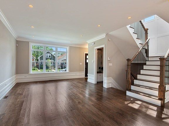 3rd image of 5808 W Waveland Ave