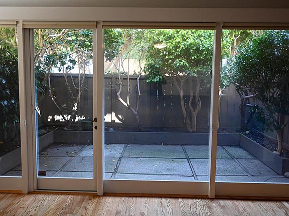2nd image of 2060 Vallejo St APT 1