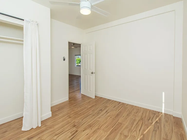Refreshed + Bright 2 Bed/1 Bath in the Heart of North Park! — Photo 9