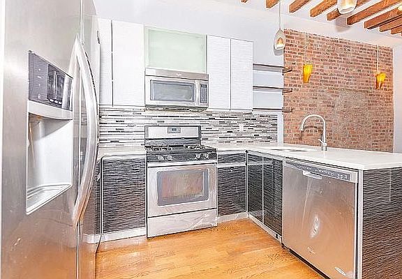 2nd image of 411 Suydam St #2F