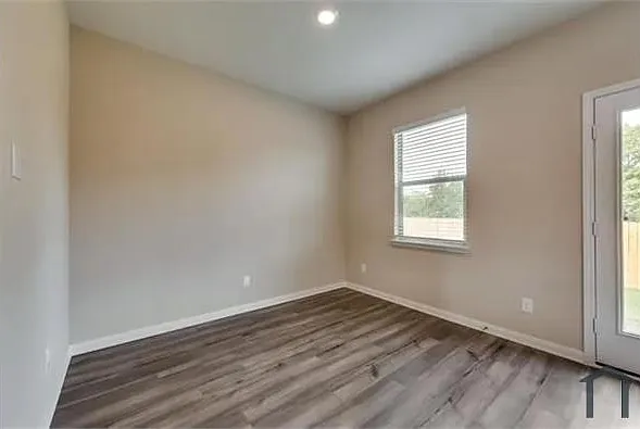219 Golden Sands Ln — Photo 4