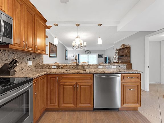 4th image of 251 NW 76th Avenue #102