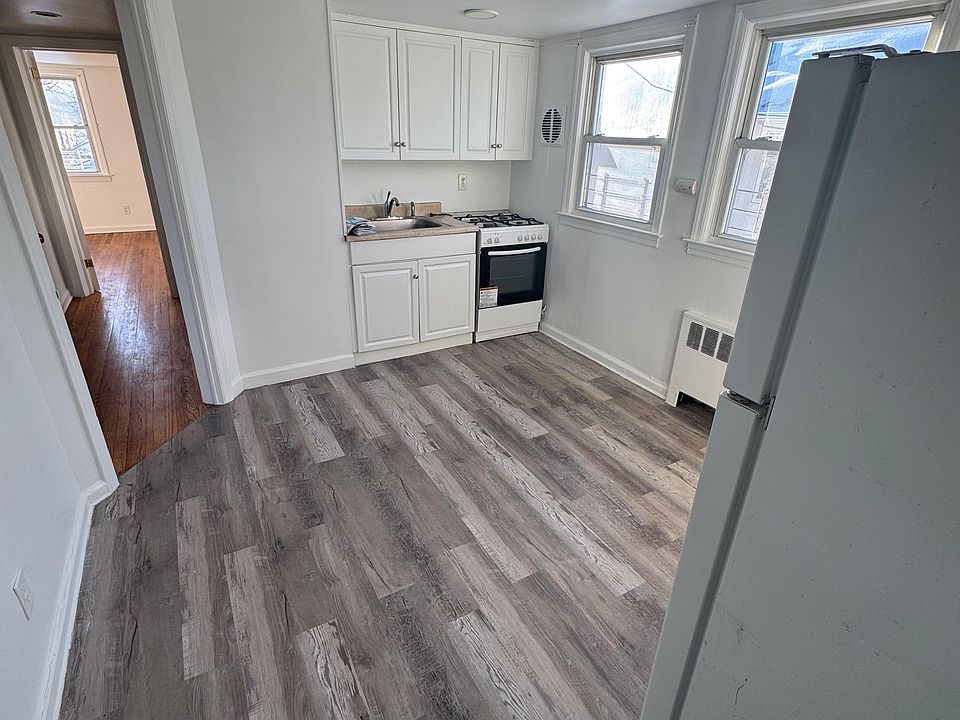 1st image of 83 Adams St APT 2