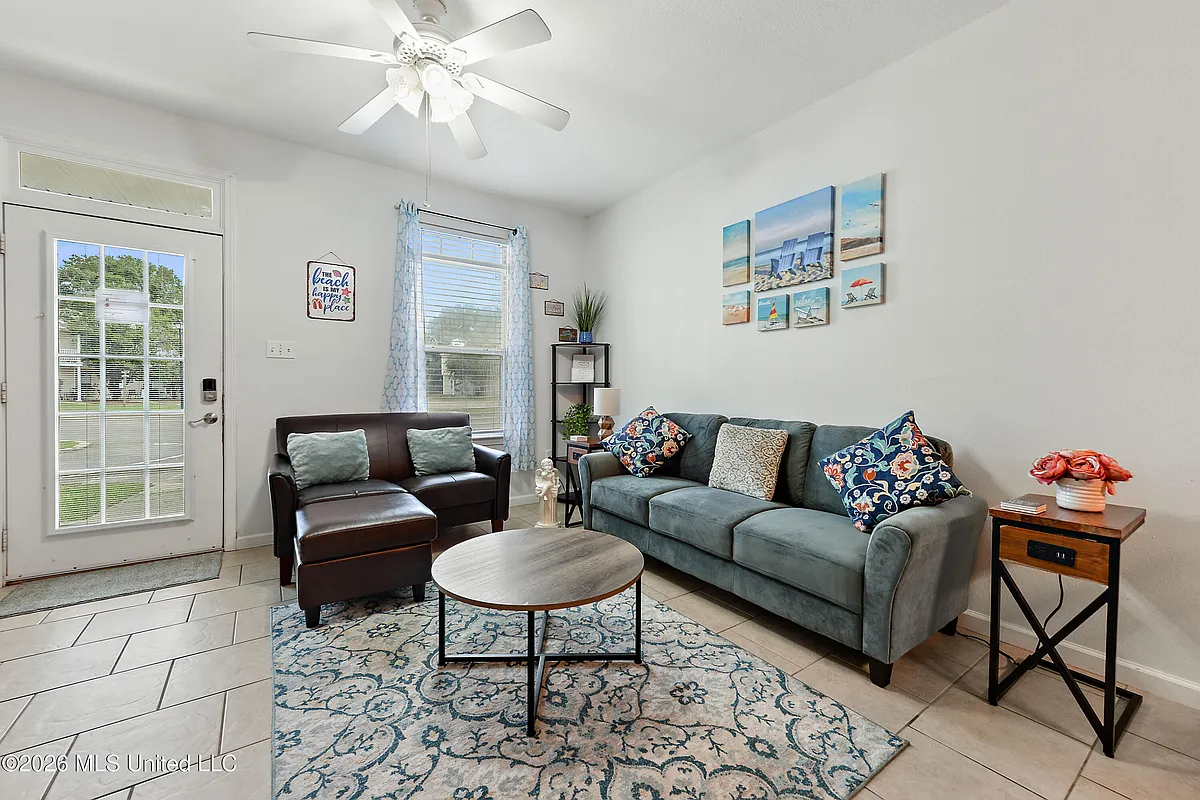 Building Photo - 1270 Century Oaks Dr #B