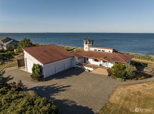 100 Jamestown Beach Ln, Sequim, WA 98382