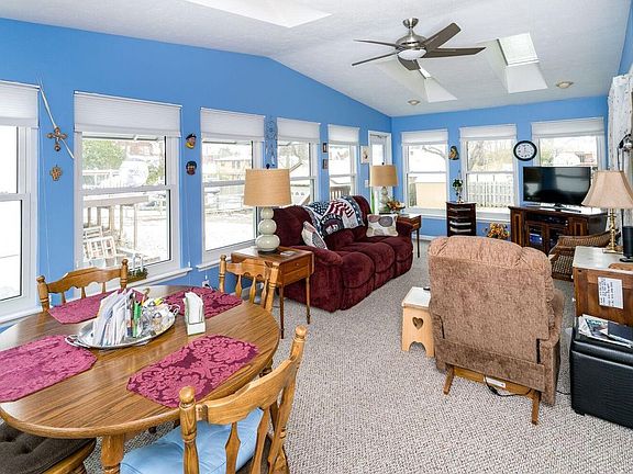 3rd image of 4245 Dartmouth Dr