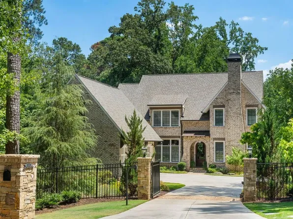 8345 Hewlett Rd, Sandy Springs, GA 30350