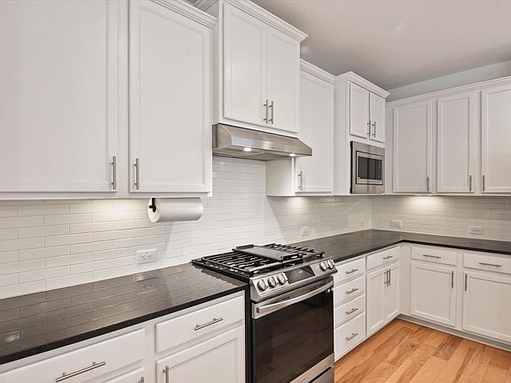 3rd image of 7209 Bassett Ct