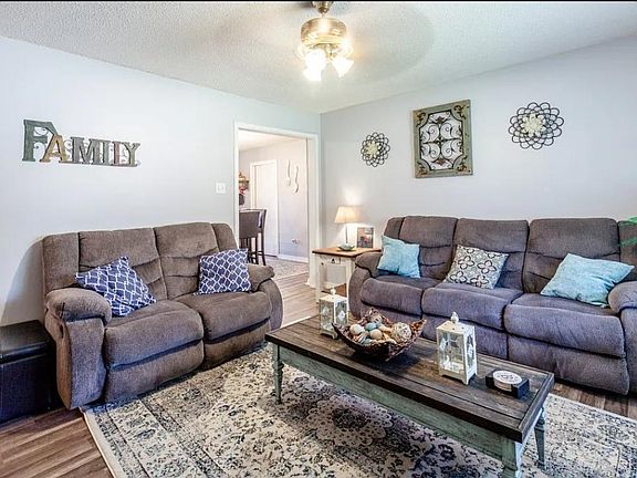 3rd image of 120 Hardwood Dr