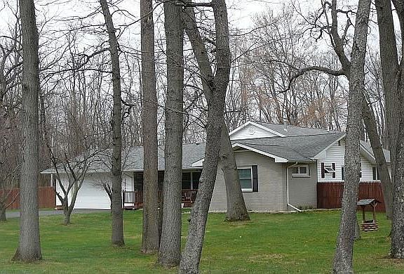 2nd image of 26516 Redfield St