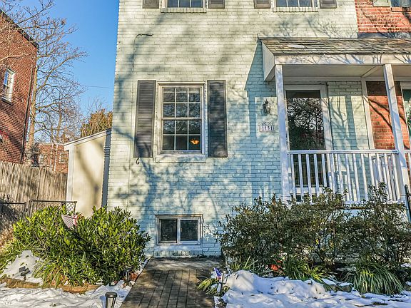 3rd image of 1131 Colonial Ave