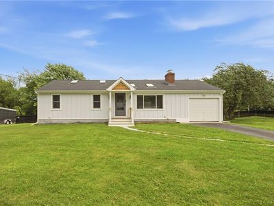 17 Long Meadow Rd, Portsmouth, RI, 02871