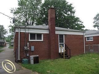 2nd image of 4121 Vassar St