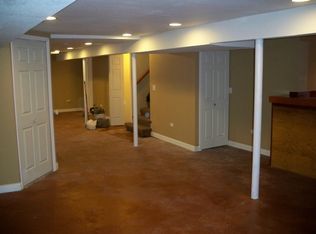 14447 Woodlawn Ave, Dolton, IL