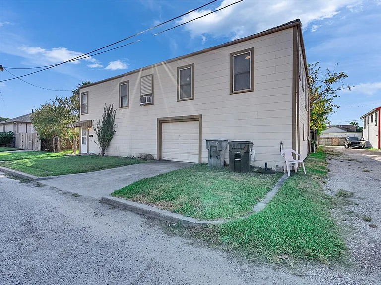 5019 Avenue M 1/2 — Photo 31