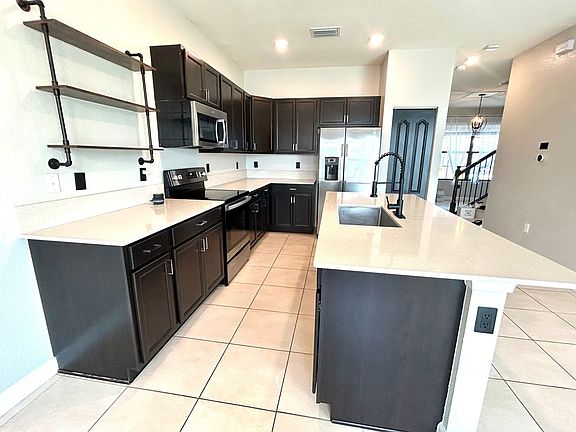 5th image of 10152 W Villa Cir