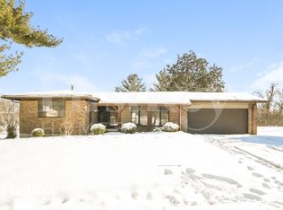5787 Hidden Cove Ln, Florissant, MO 63034
