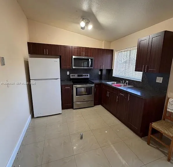 28364 SW 140th Pl — Photo 7