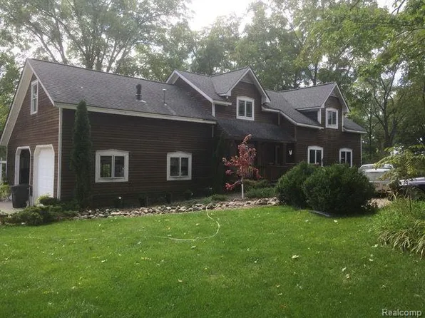344 Stock Rd, Metamora, MI 48455