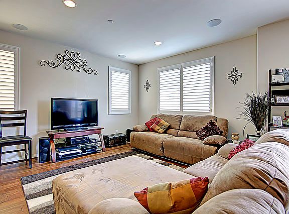 3rd image of 11921 Coratina Ln