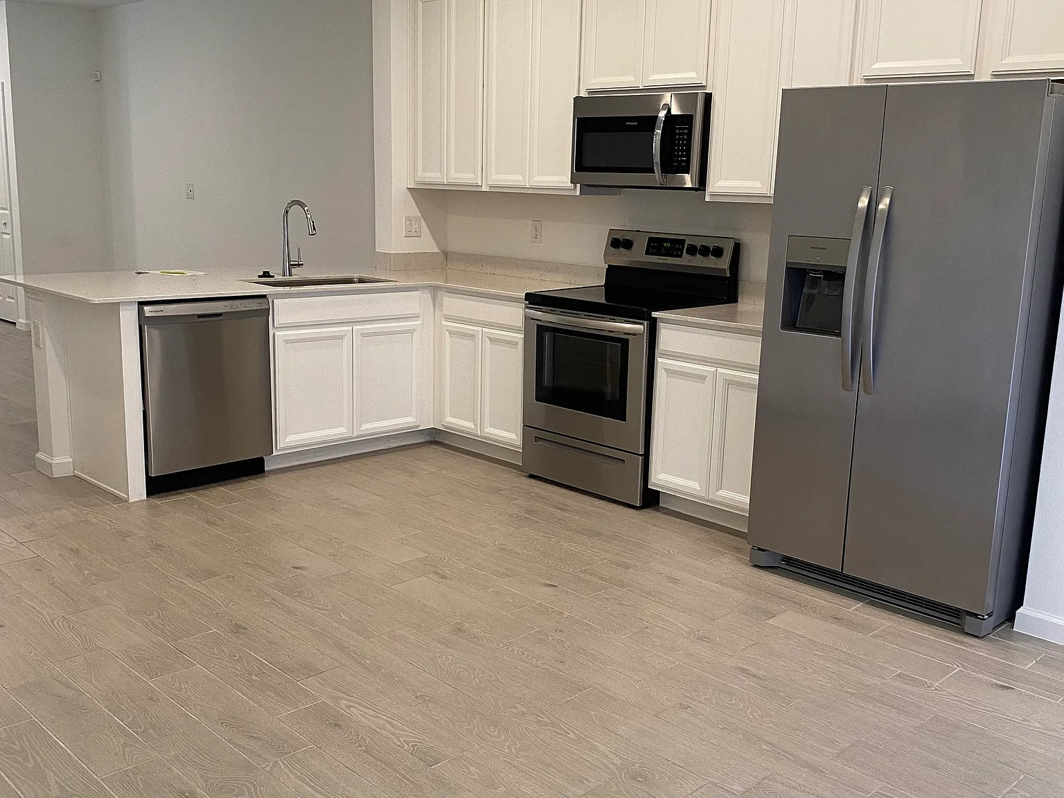 2 bed, 2.5 bath, 1204 sqft, $1,655 — Photo 4