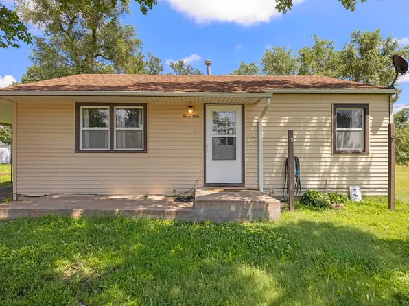 204 N Grant Ave, Lyons, KS 67554