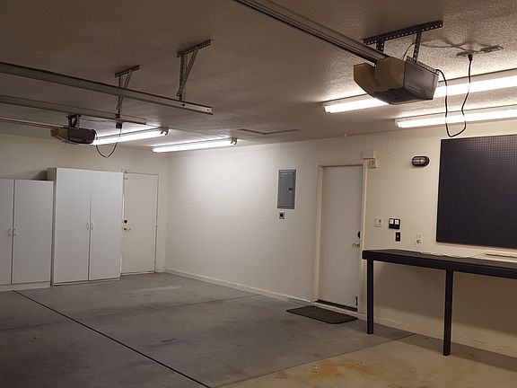 3 Car Garage