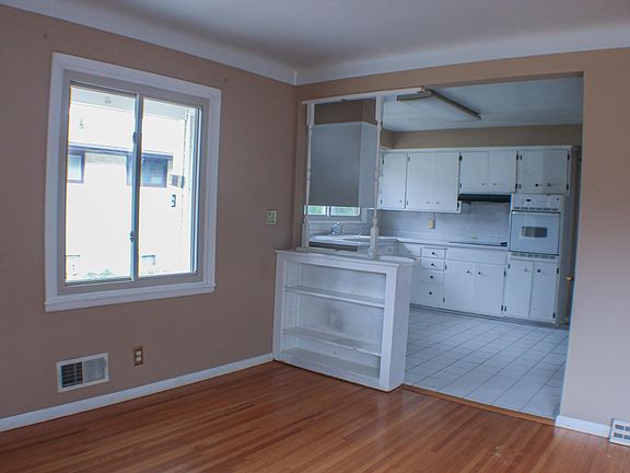 5th image of 712 Parkway Dr