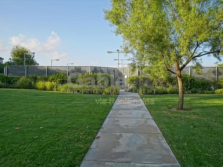 26882 Greenleaf Ct — Photo 32