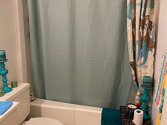 3rd image of 5192 NE 6th Ave APT 823