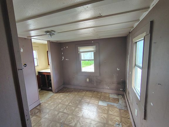 5th image of 920 Boardwalk Ln #813
