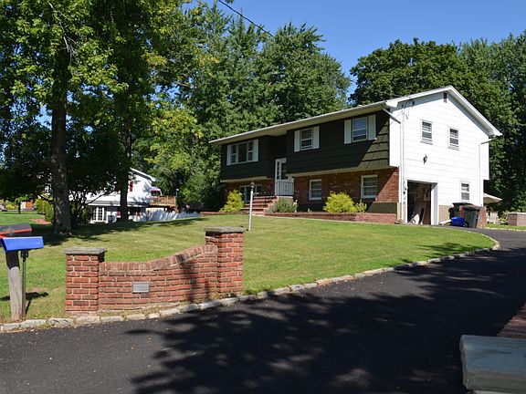 5th image of 26 Bluebird Dr