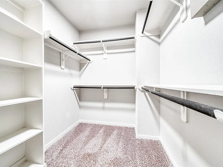 7919 Cypress Country Dr — Photo 15