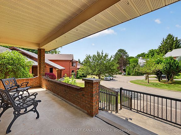4th image of 27 Stirrup Ct