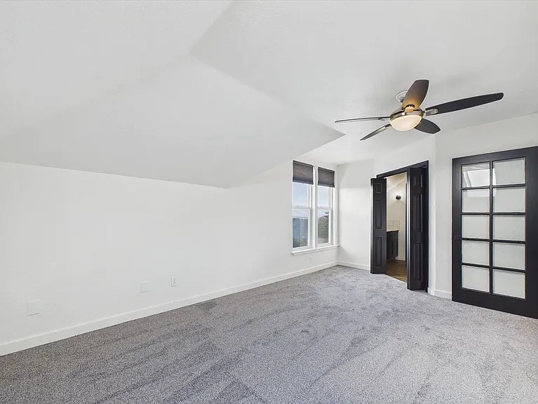 2434 C St — Photo 4