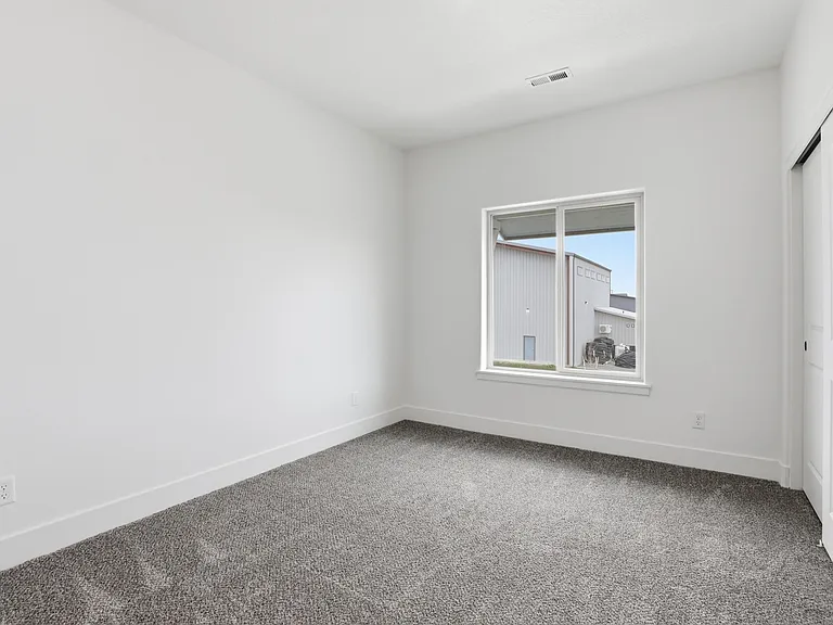 645 N Creative Way — Photo 6