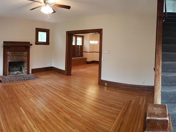 3rd image of 659 Collingwood Ave