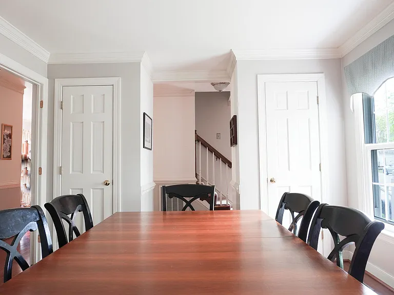 2405 Kenmore Rd — Photo 7
