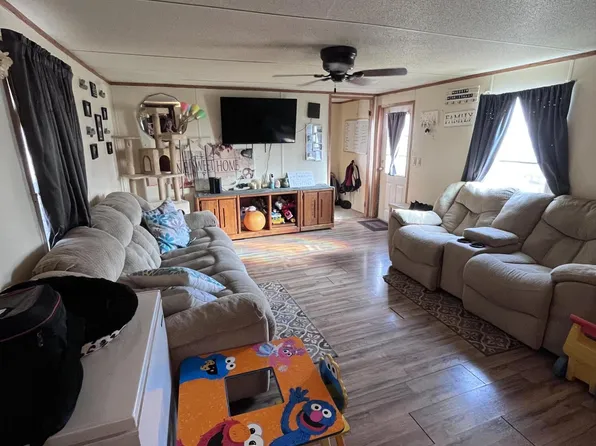 11800 Market St, Adelphi, OH 43101