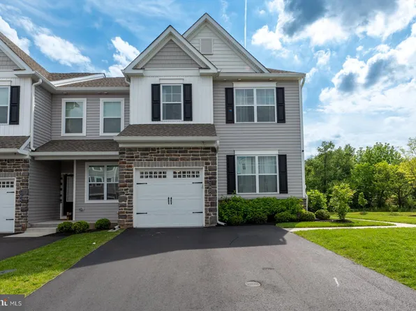 182 Everleigh Dr, Royersford, PA 19468